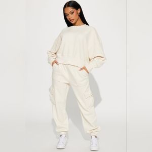 Fashion Nova 2 piece sweat set.. light brown